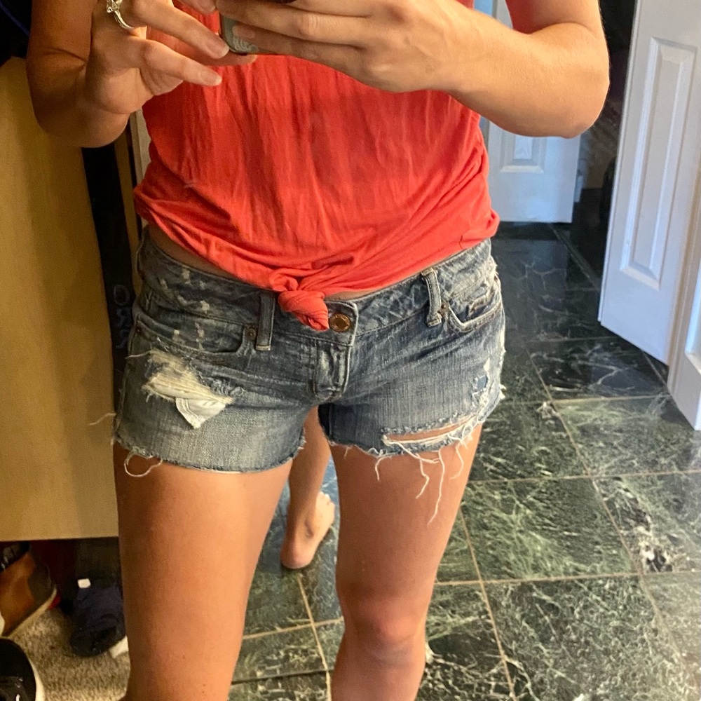 American Eagle distressed short shorts